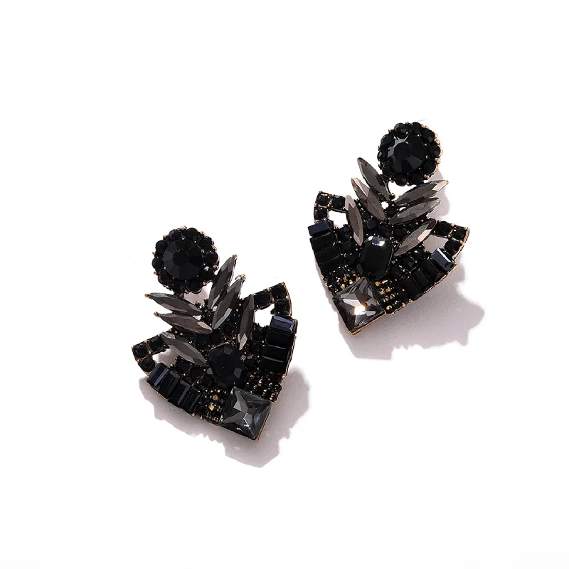 Personalized Jewelry At Special Discount Rates Black Color Gold Plated Designer Stone Stud For Women's